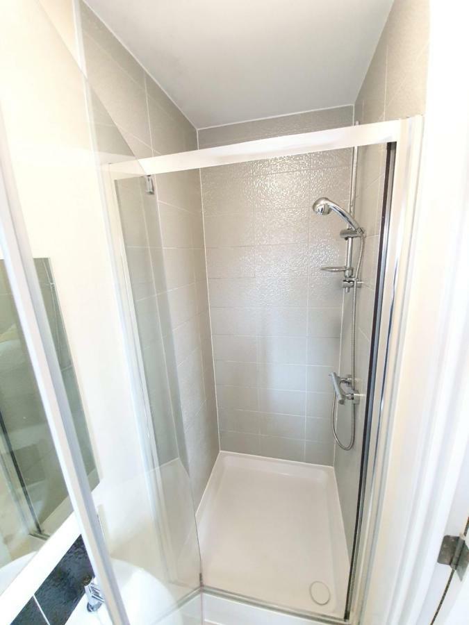 Salford Holiday Apartment Manchester Ngoại thất bức ảnh